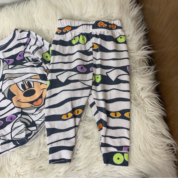 Disney Mickey Mouse Halloween Pajamas - Picture 2 of 4